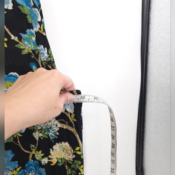 J. Jill Floral Blouse Tie Sleeve Textured Rayon Top Black Blue Career Work Large - Picture 12 of 12